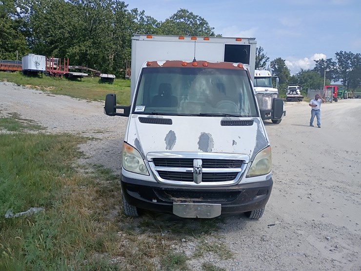 2008-dodge-sprinter-3500-image-15