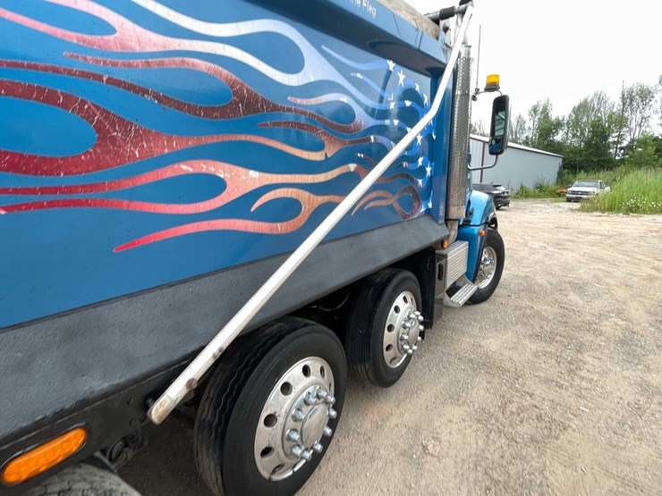 #141-•-2007-freightliner-cascadia-dump-truck-(has-wi-title)-(denmark,-wi)-image-39