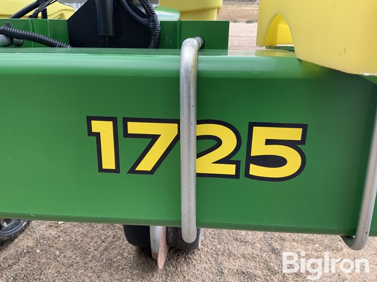 2020-john-deere-1725-image-9