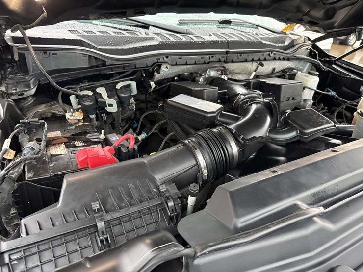 2021-ford-f250-lariat-image-30