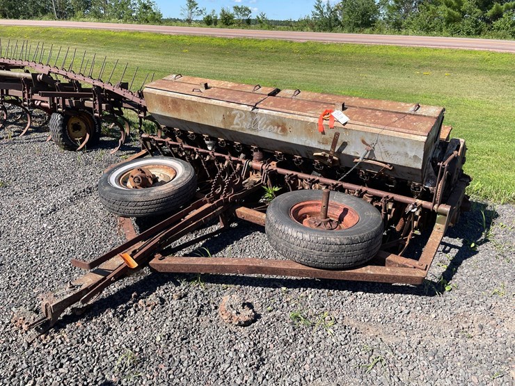 #640-•-brillion-300-seeder-(mason,-wi)-image-1
