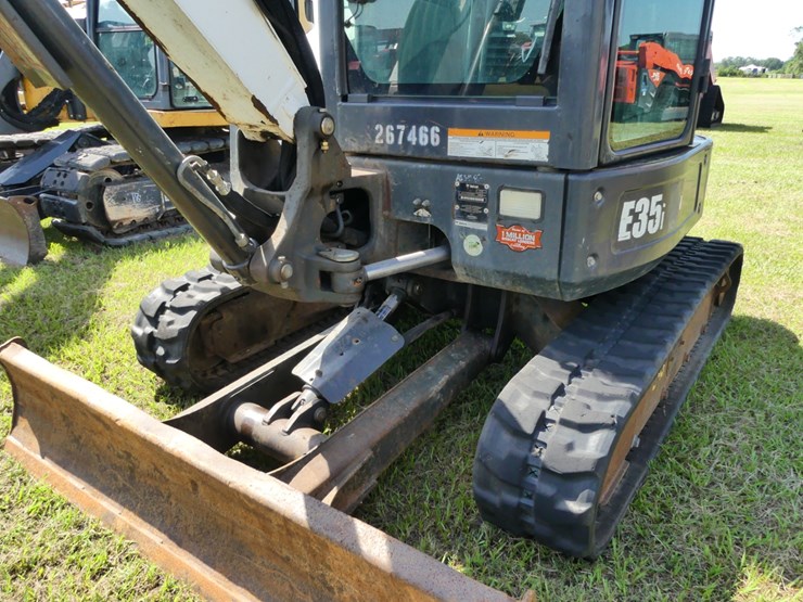 2015-bobcat-e35i-image-13