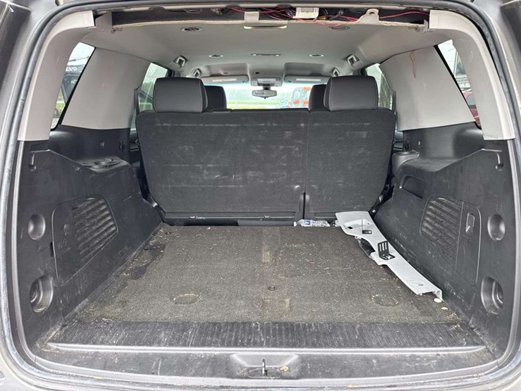 2017-chevrolet-tahoe-image-11