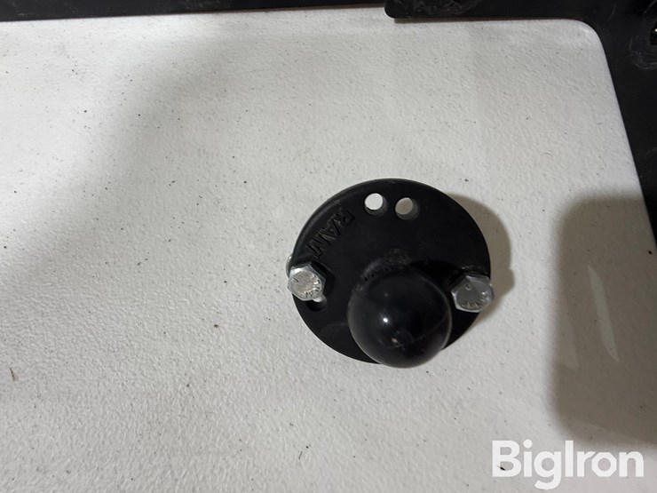 john-deere-cab-mounting-brackets-&-cab-accessories-image-13