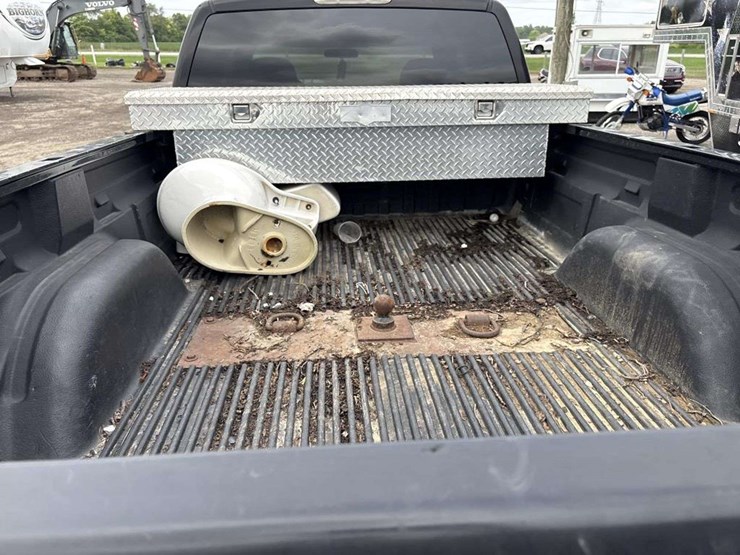 2001-chevrolet-silverado-2500hd-image-13