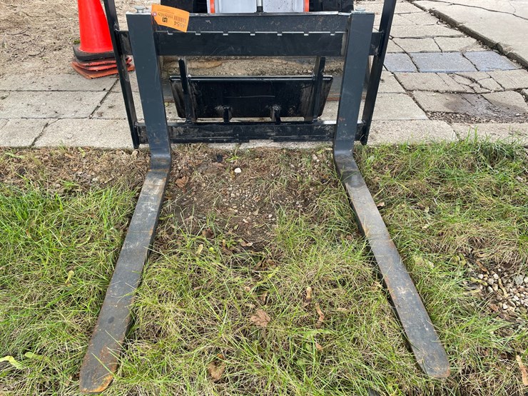 #226-•-toro-mini-skid-steer-pallet-fork-attachment-(sun-prairie,-wi)-image-9