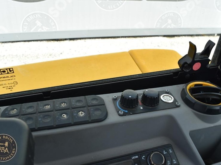 2024-jcb-35z-1-image-46