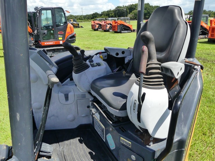 deere-30g-image-12