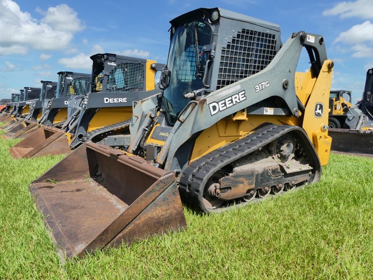 deere-317g-image-1