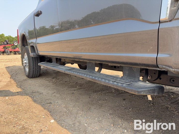 2025-ford-f350-image-18