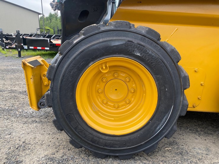 2024-deere-324g-image-11