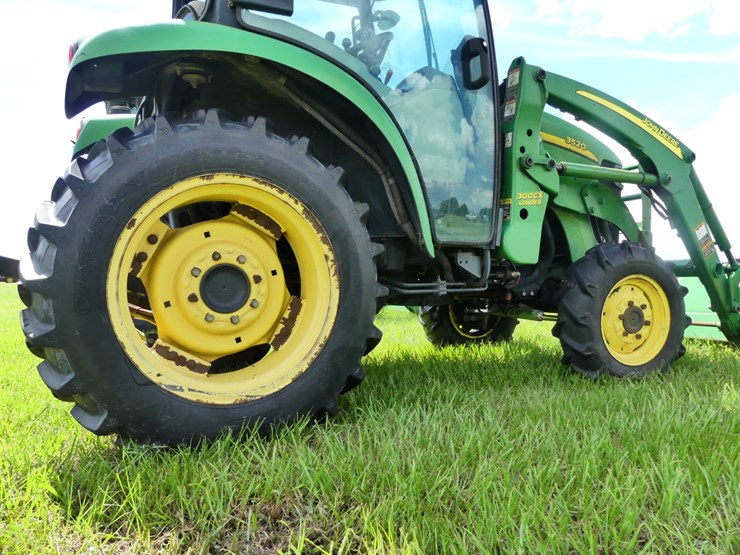 john-deere-3520-image-6