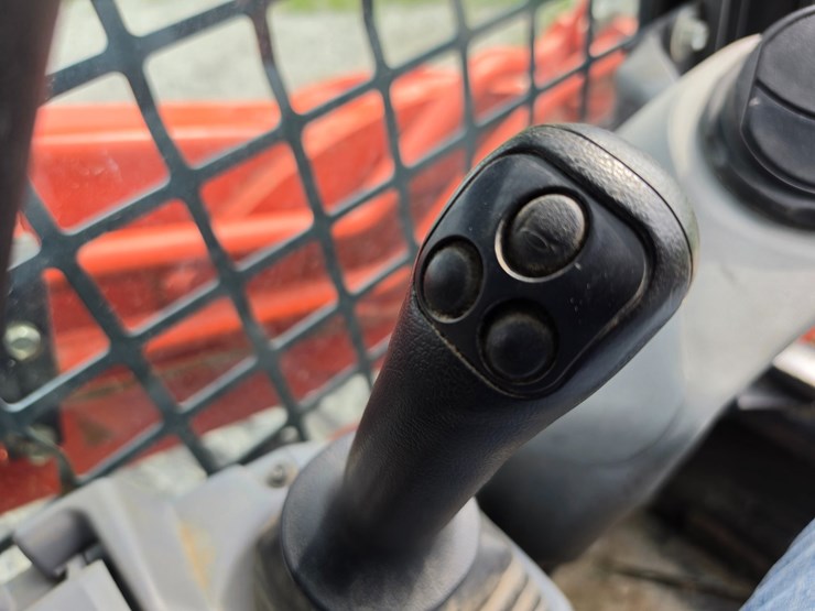 2018-kubota-svl95-2s-image-23