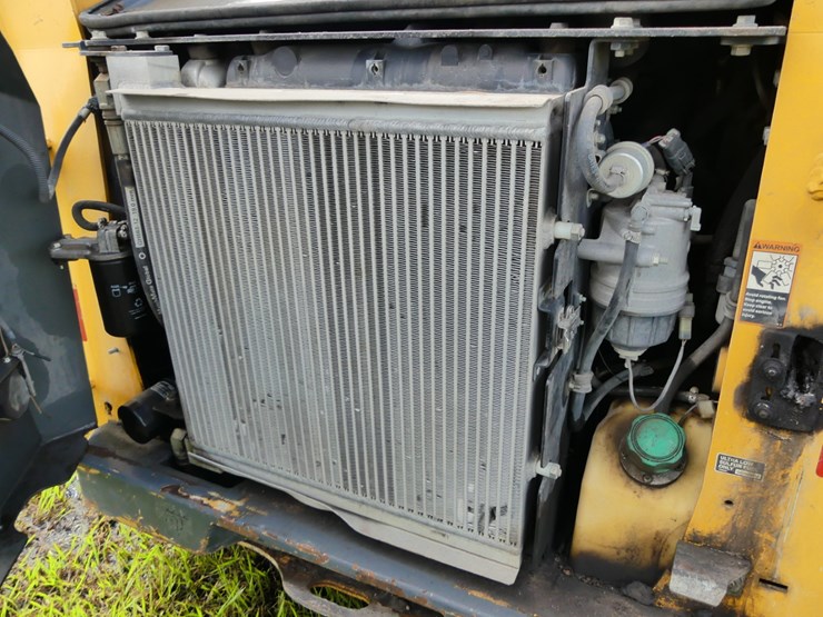 deere-317g-image-9