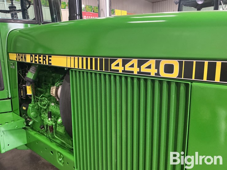 john-deere-4440-image-17