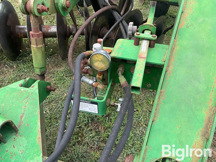 john-deere-630-image-11