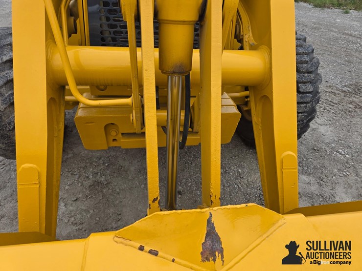 2005-deere-410g-image-11
