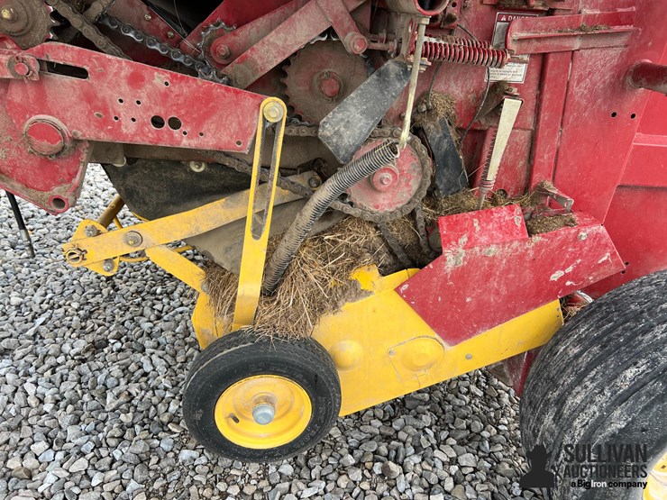 new-holland-br770-image-20