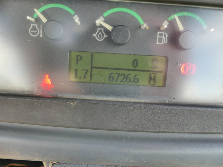 2014-deere-700k-lgp-image-18