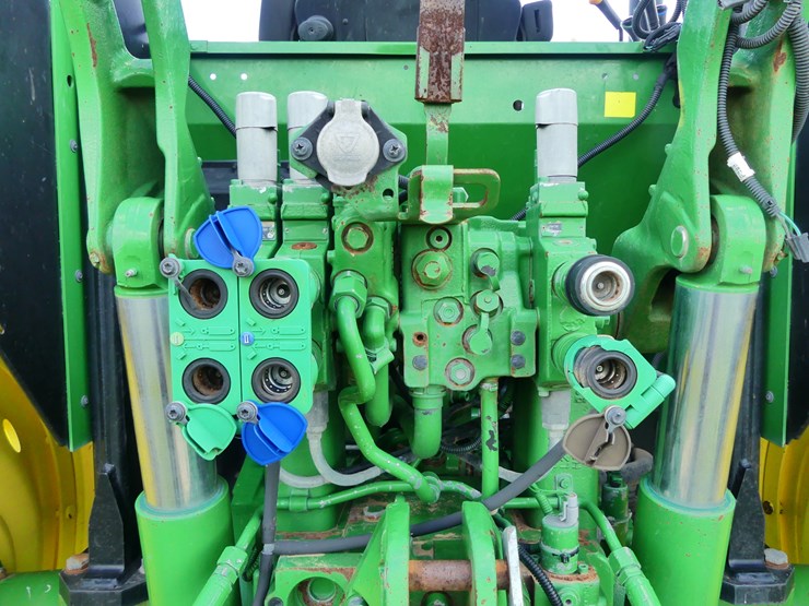 2019-john-deere-6120m-image-7