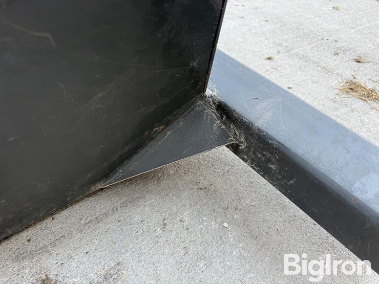 skid-steer-stump-bucket-image-15