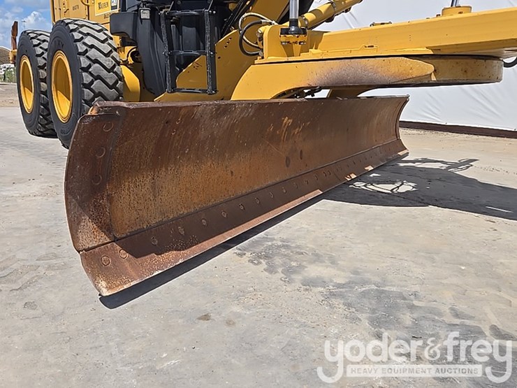2016-caterpillar-140m3-awd-image-19