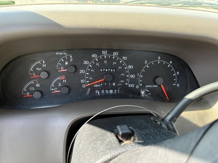 2001-ford-f250-image-18