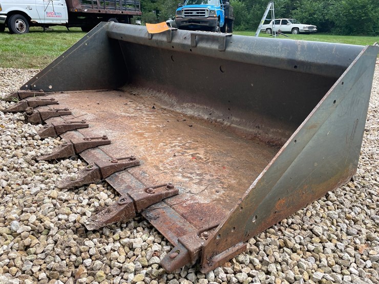 #903-•-bobcat-heavy-duty-skid-steer-tooth-bucket-(sun-prairie,-wi)-image-6