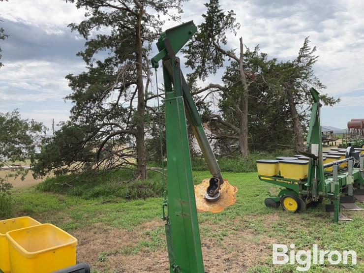john-deere-1700-image-15