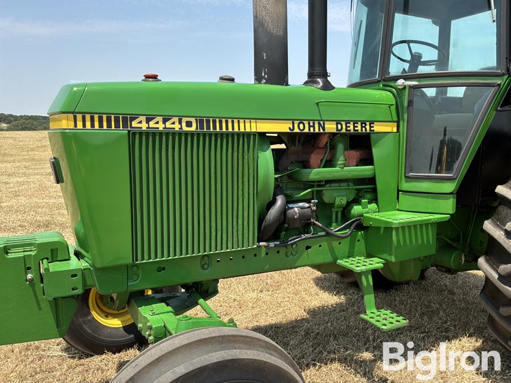 1981-john-deere-4440-image-9