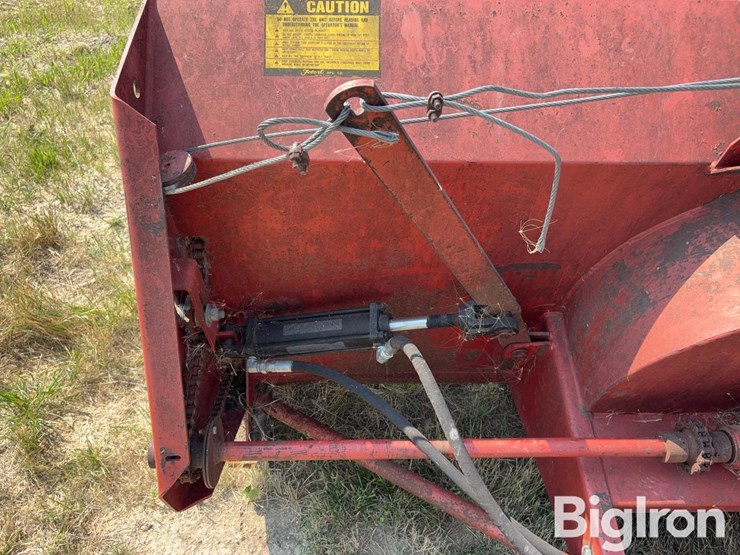 feterl-8’-3-pt-snowblower-image-14