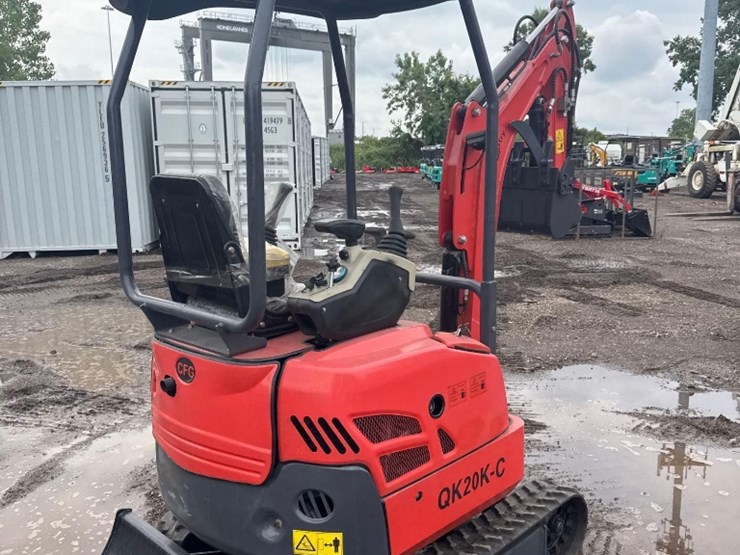 new-cfg-industrial-co-diesel-mini-excavator-model-qk20k-c-image-7