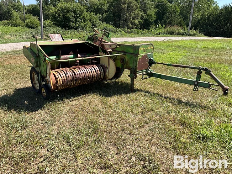 john-deere-24t-image-1