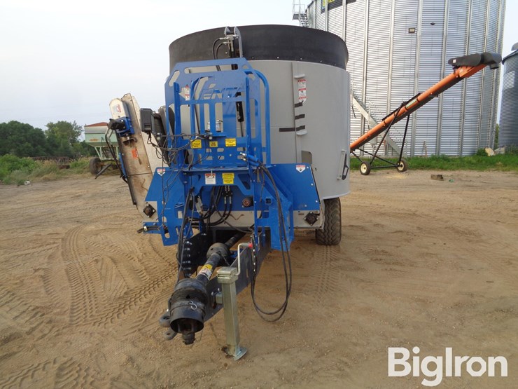 2024-penta-hurricane-4930-tmr-mixer-feed-wagon-image-10