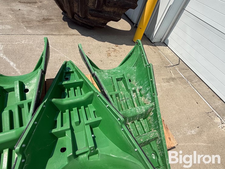 john-deere-poly-corn-head-snouts-image-20