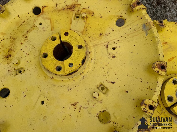 john-deere-rear-cast-wheels-image-12