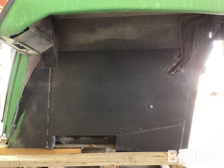 john-deere-4240-image-17