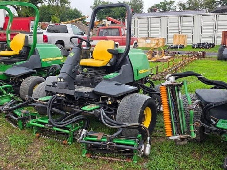 2005-john-deere-3225c-image-2