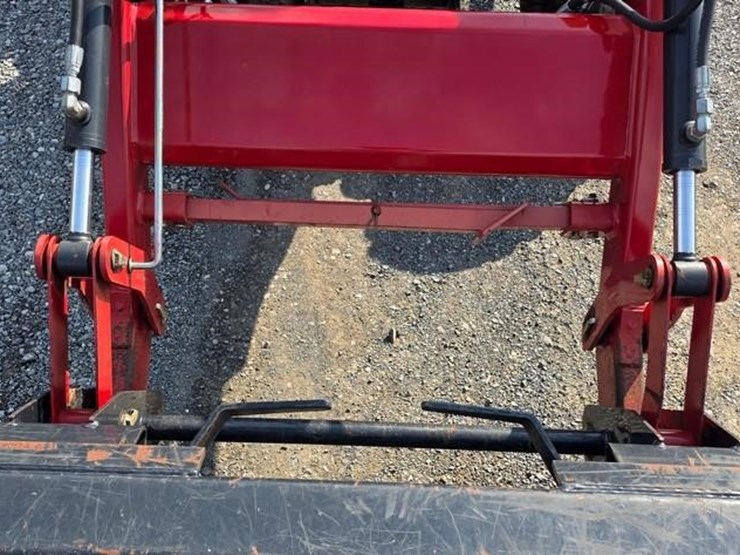 case-ih-farmall-35c-image-29