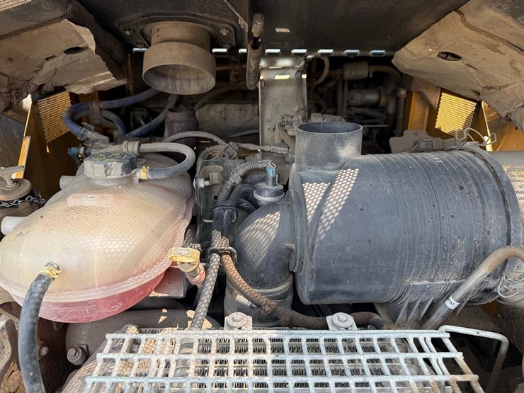 2019-deere-333g-image-15
