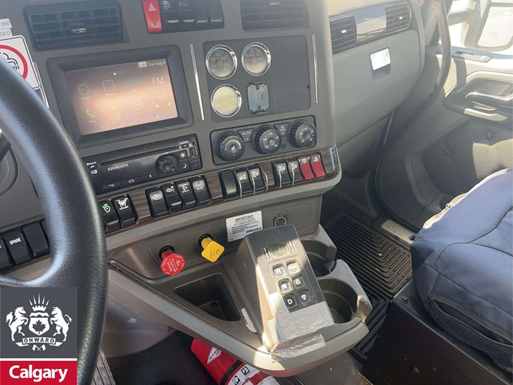 2018-kenworth-t880-image-16