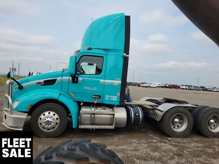 2018-peterbilt-579-image-2