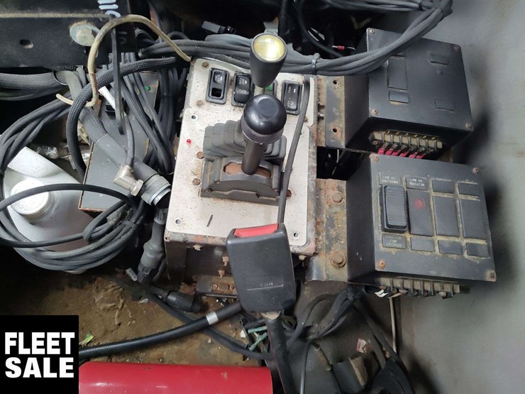 international-workstar-7600-image-15