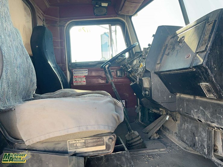 1997-peterbilt-357-image-19