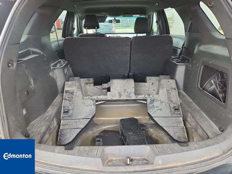 2015-ford-explorer-image-19