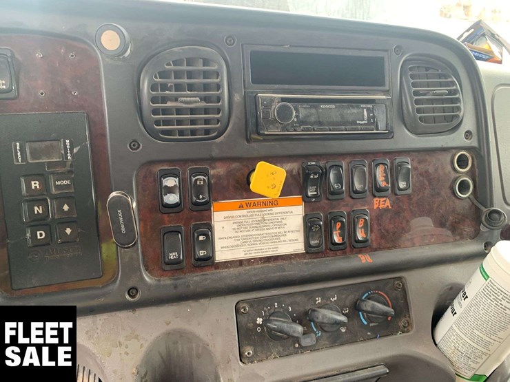 freightliner-m2-106-image-14