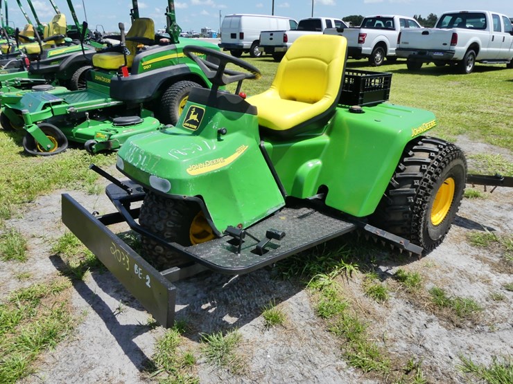 john-deere-1200a-3-wheel-rake-image-1