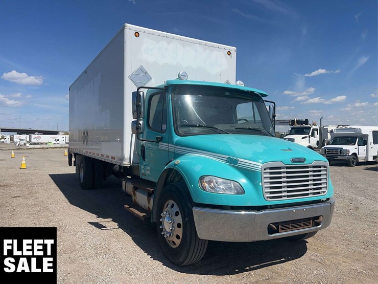 2012-freightliner-m2-106-image-8