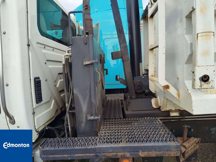 2013-international-workstar-7400-image-27