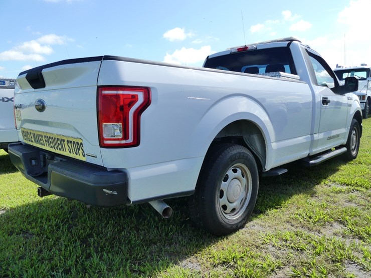 2016-ford-f150-xl-image-3